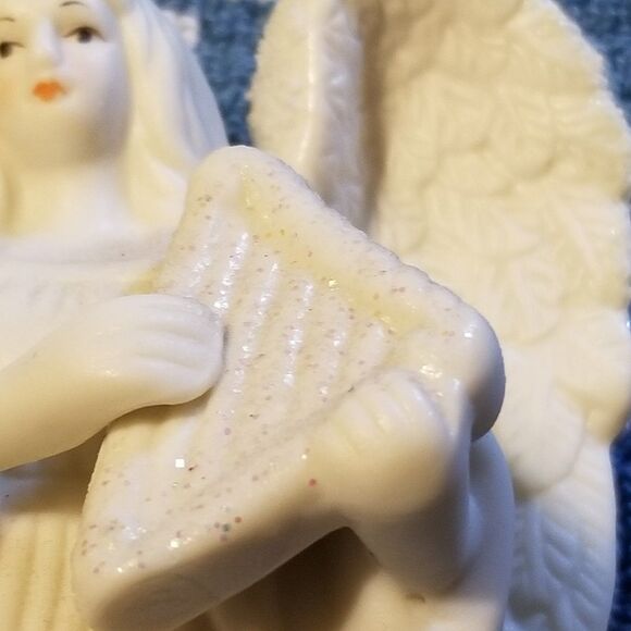 K's Collection ceramic angel figurine - Picture 10 of 12